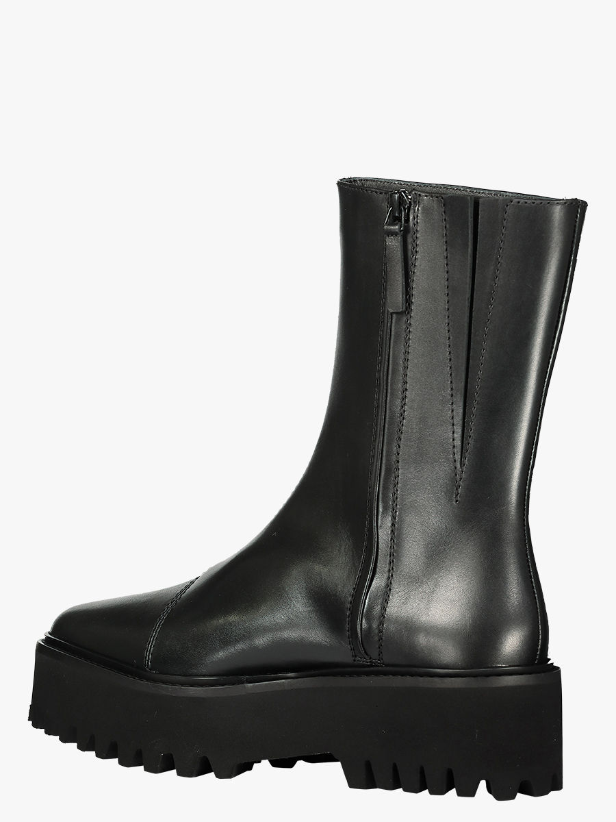 pointed combat boots