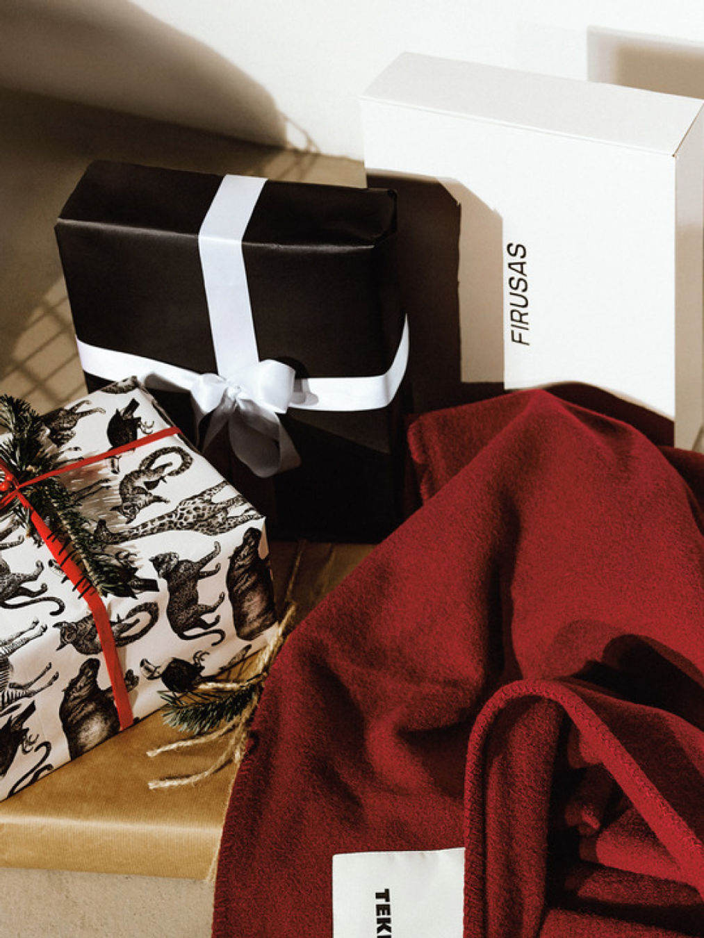 Holiday Shopping Image Desktop